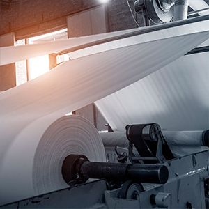 El taller de fabricación de papel funciona para la fabricación de papel.