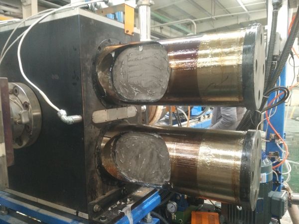 Cartucho chapado en acero inoxidable utilizado en la producción de tela no tejida.